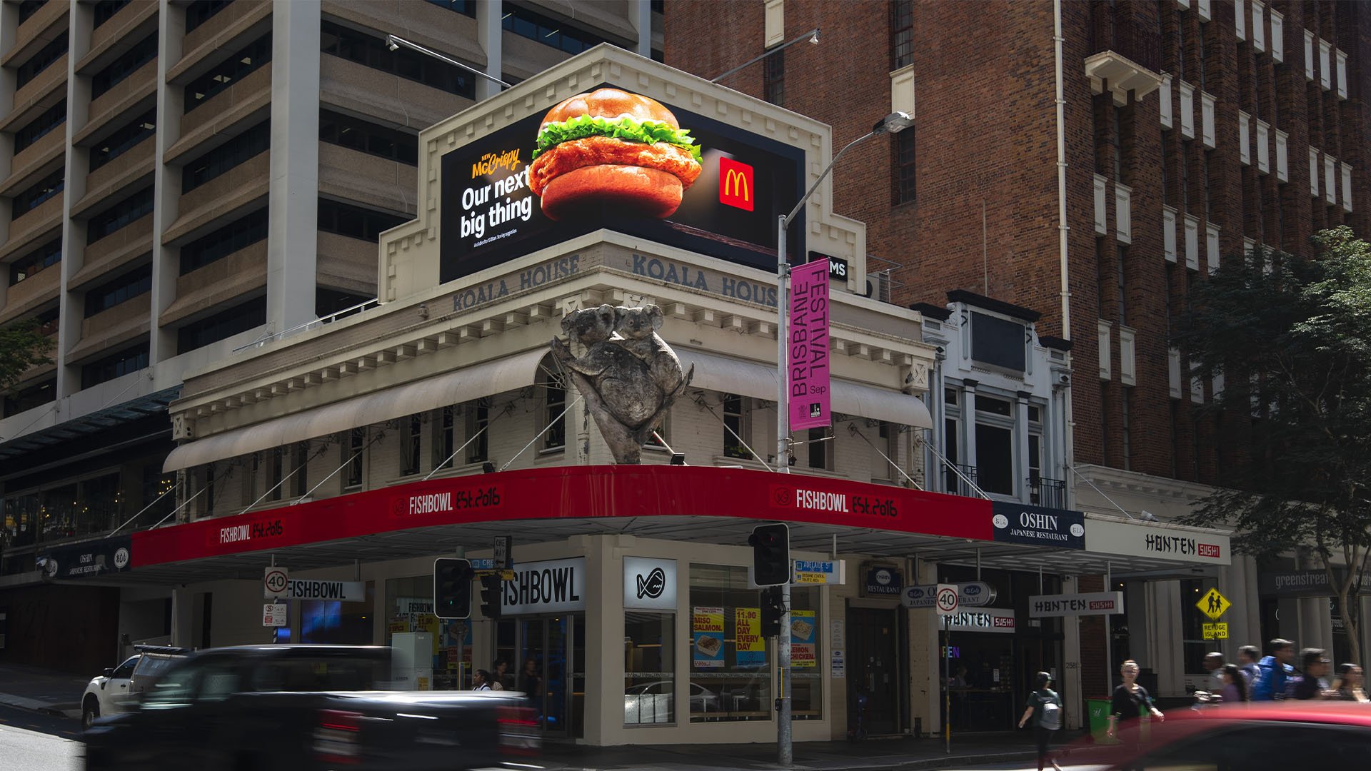 3DOOH_0003_QMQ-D217_QLD_22931_McDonalds H2 Sep 23 - Famous Burger_25092023