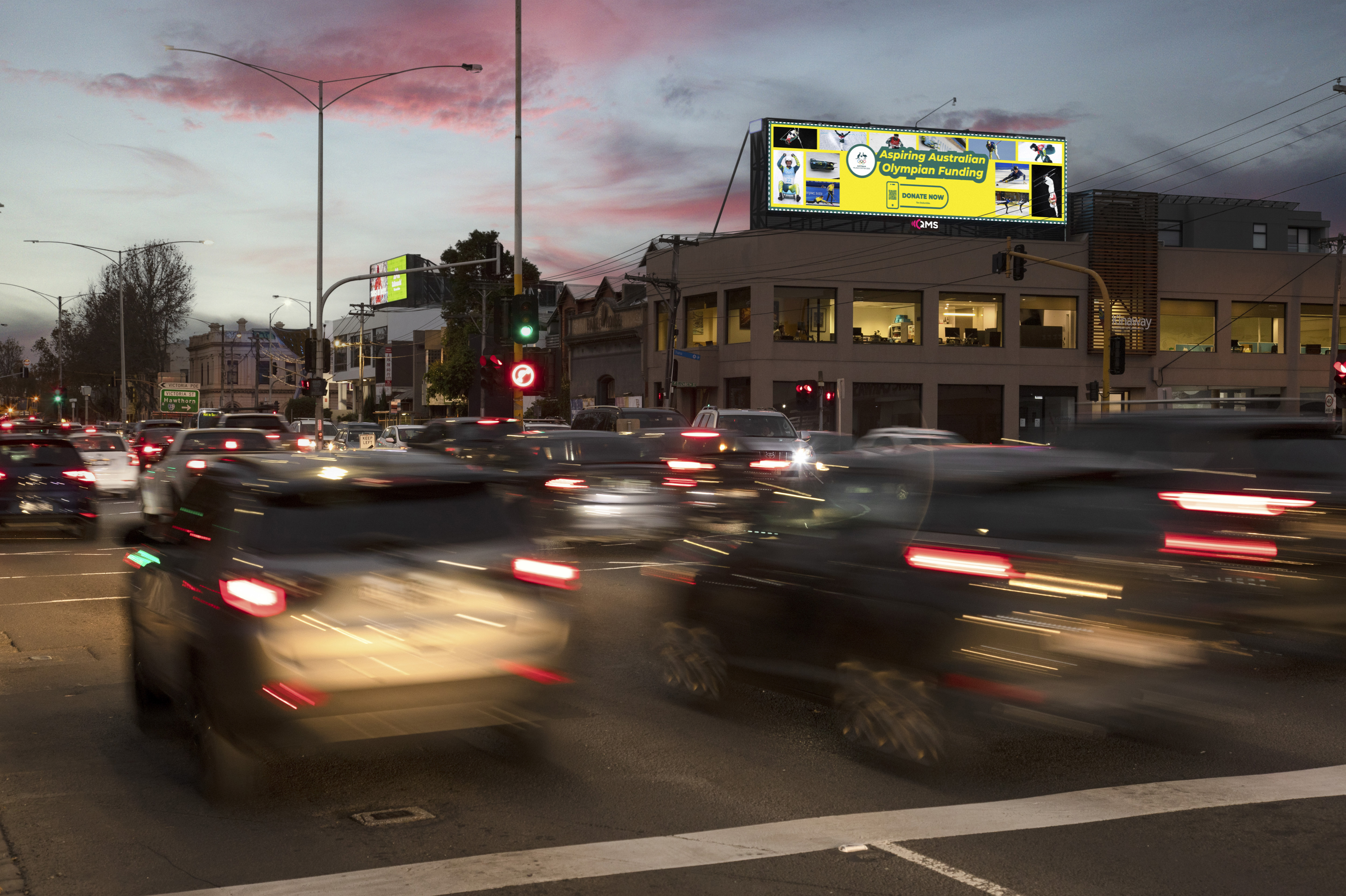 AU_AOC_QMV-D513_Dusk_