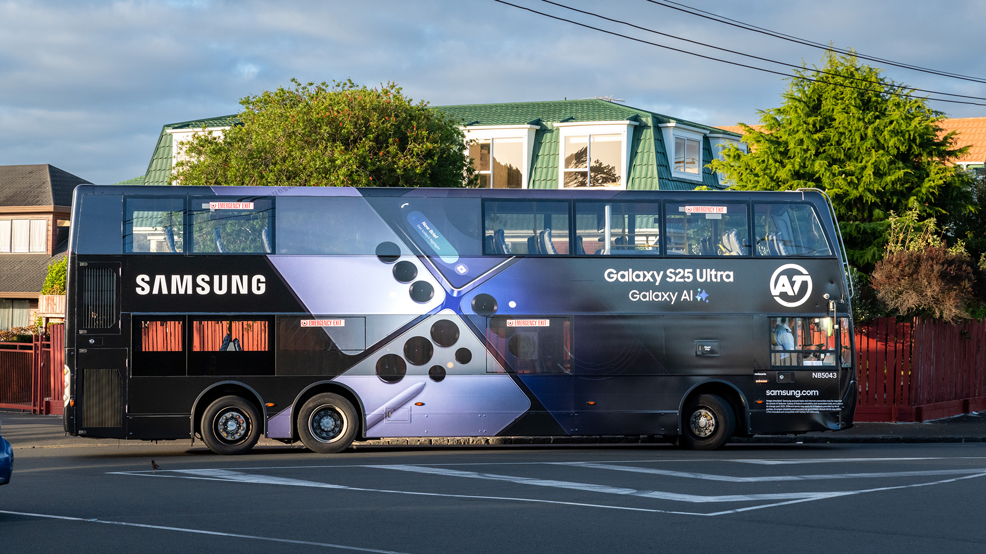 NZ_QMS_Bus_DDFullwrap_Samsung